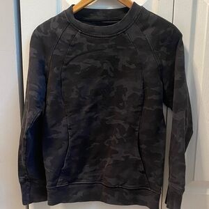 Women’s Lululemon Black Camouflage Sweater